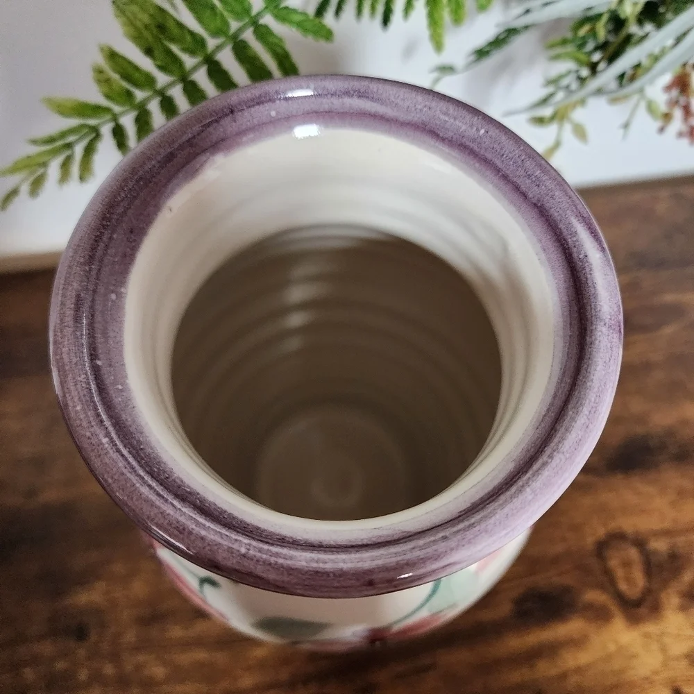 VINTAGE HANDMADE VASE Floral American Artisan Pottery Olde Towne BLEEDING HEART.